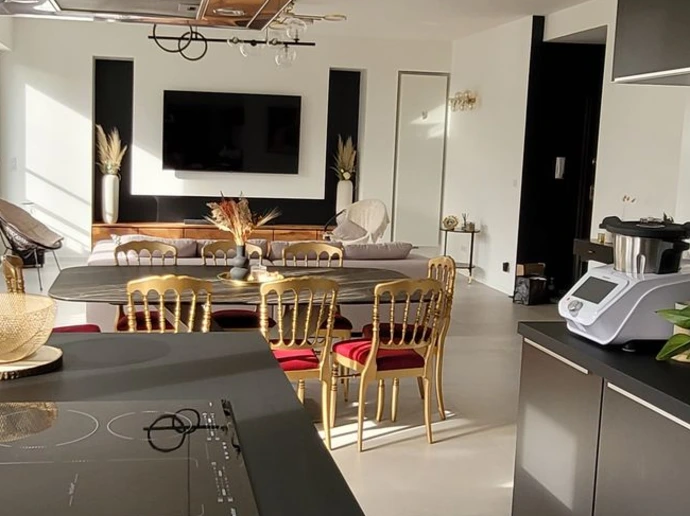 Cuisine moderne équipée Bosch · location courte durée Mulhouse